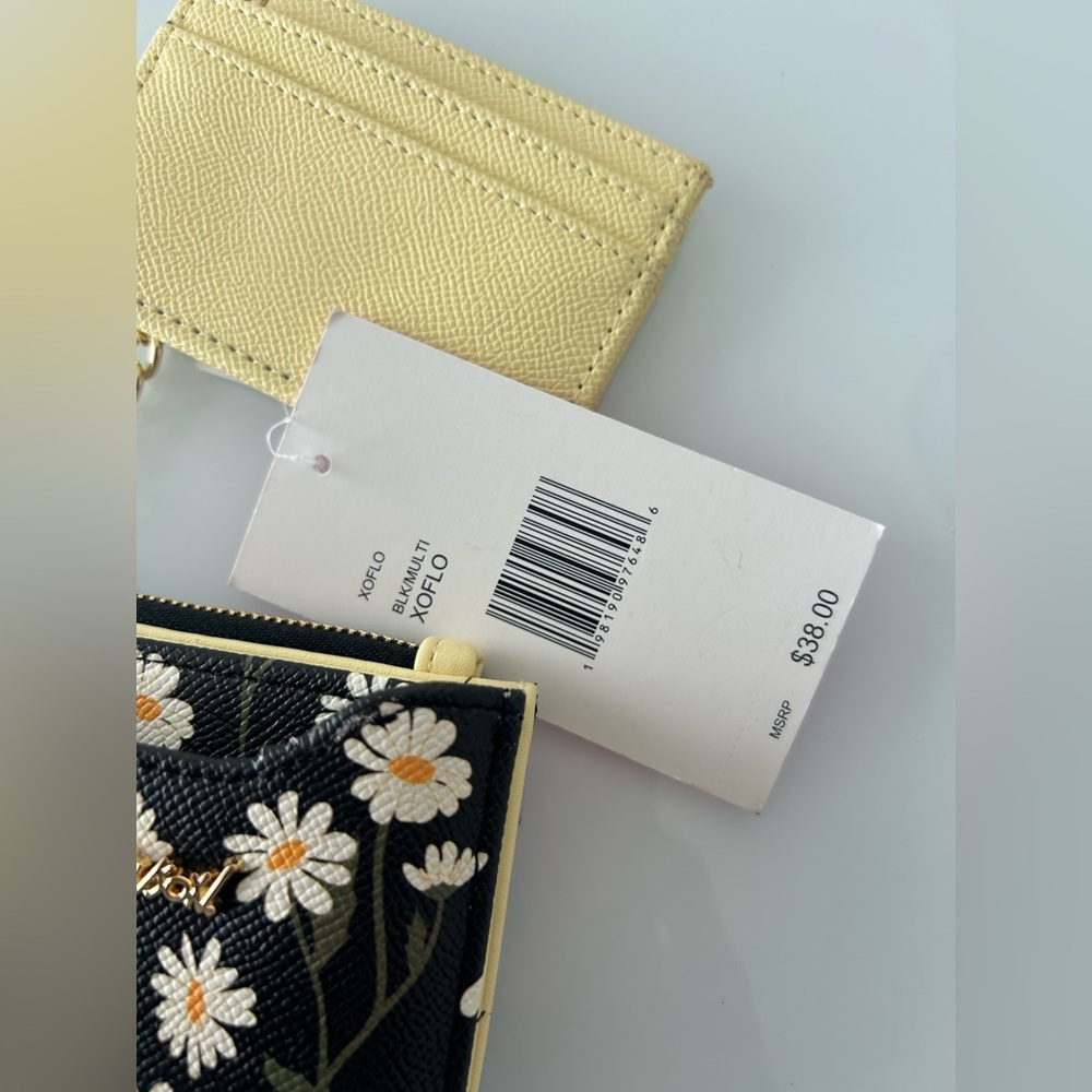 Betsey Johnson Black daisy yellow pull out wallet - Picture 2 of 5